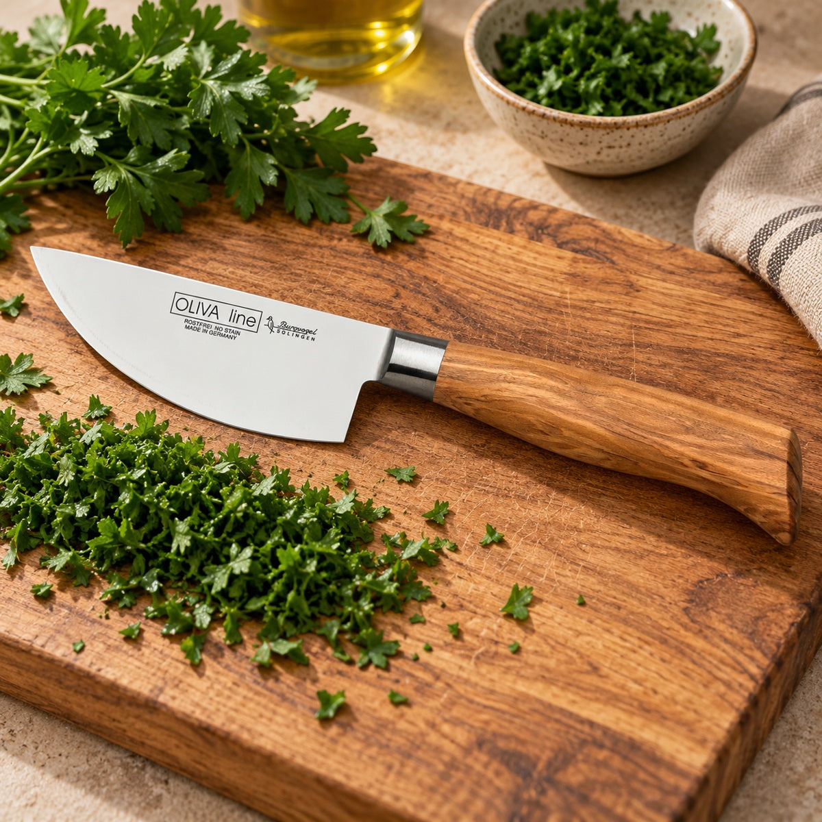 Kräutermesser Oliva 13 cm – Schnittergebnis
