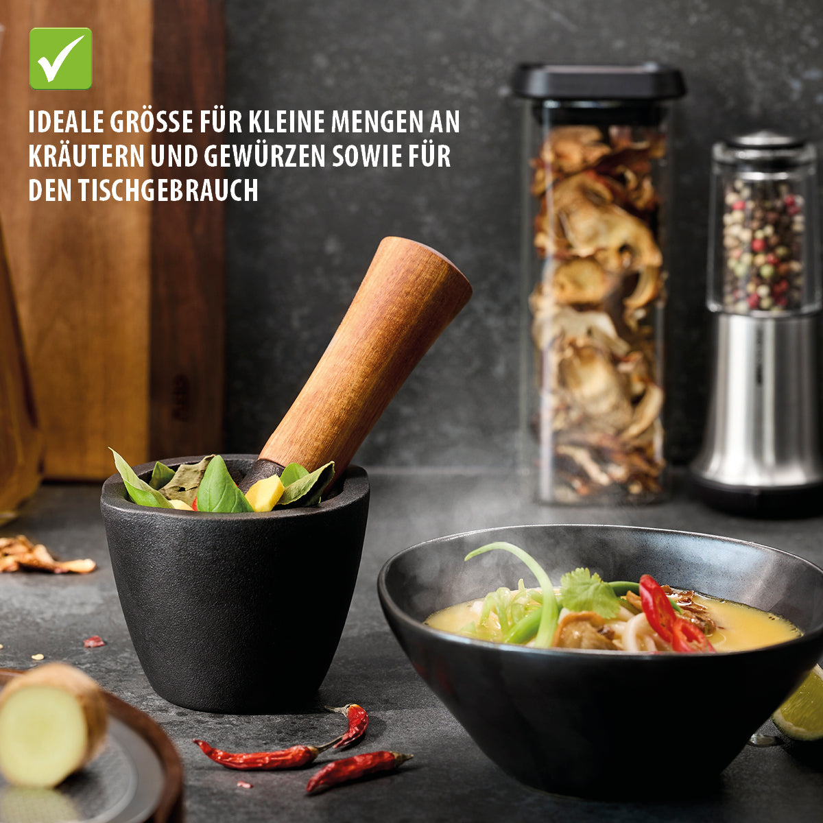 Kleine Mengen frisch zerstoßen