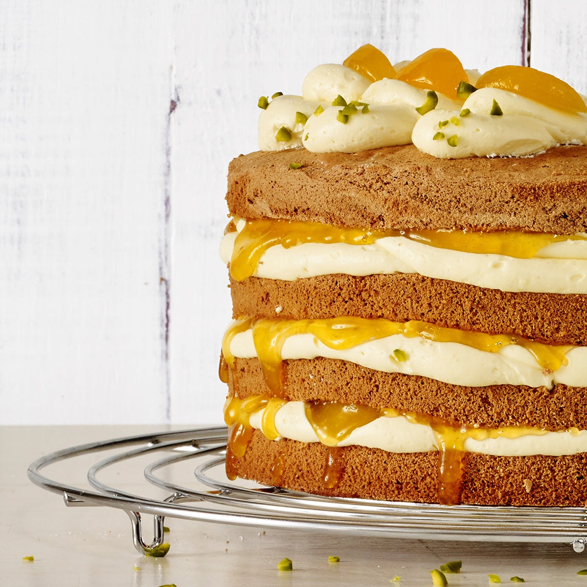 Mehrschichtige Torte mit gleichmäßigen Biskuitböden – offizielles Birkmann Ergebnisfoto.