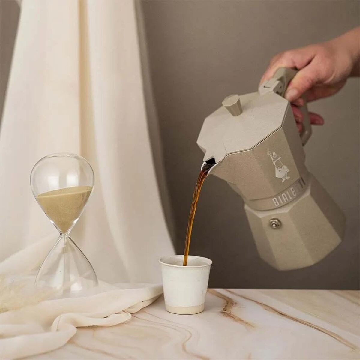 Moka Express Induktion cremé