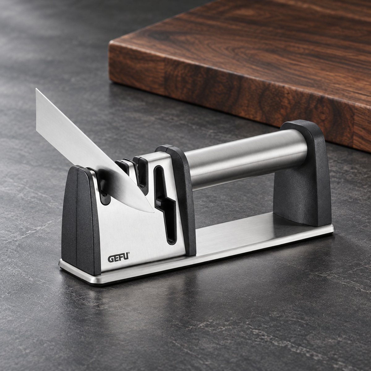 Messerschärfer COLT PRO – Produkt im Küchenambiente