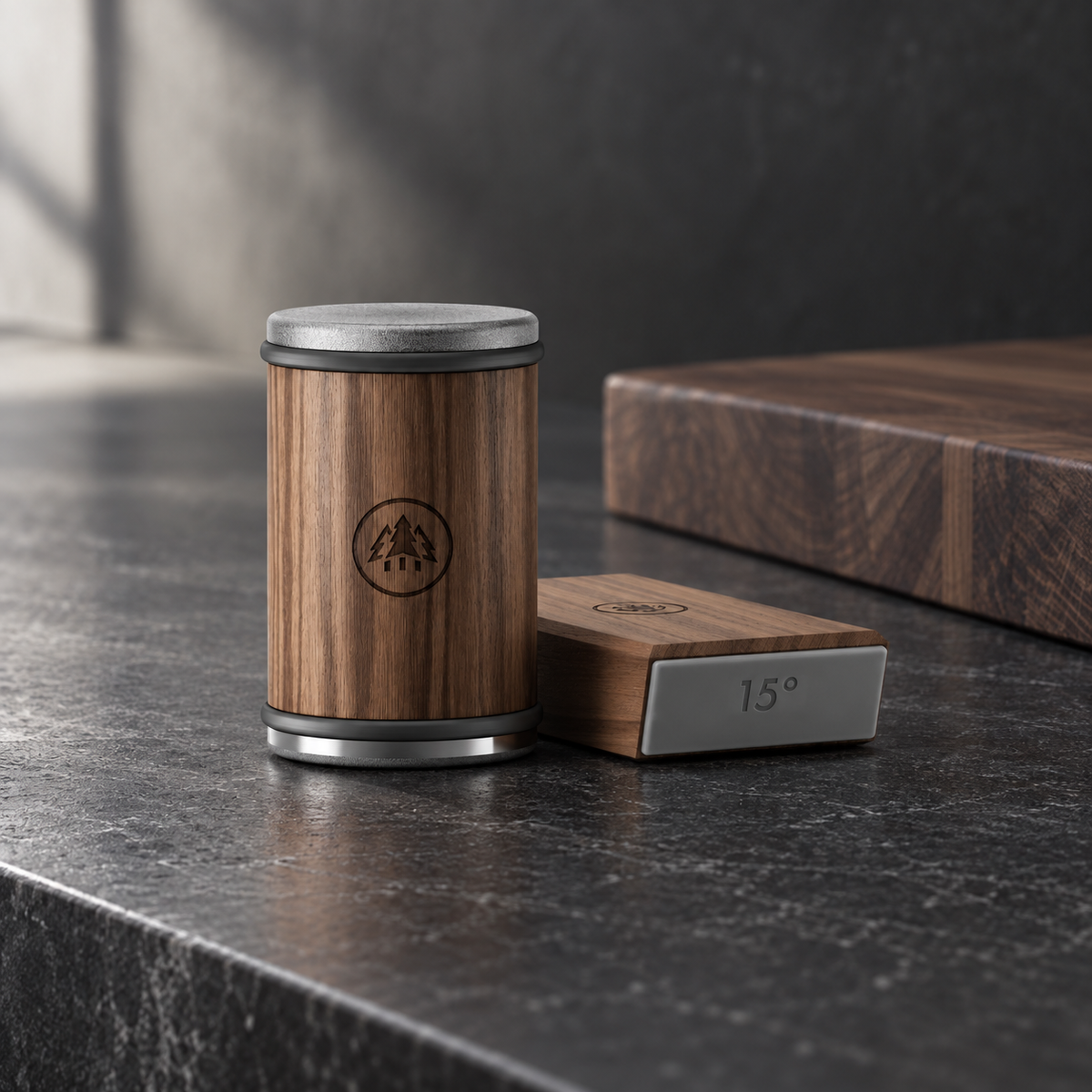 HORL®3 Nussbaum – Produkt im Küchenambiente