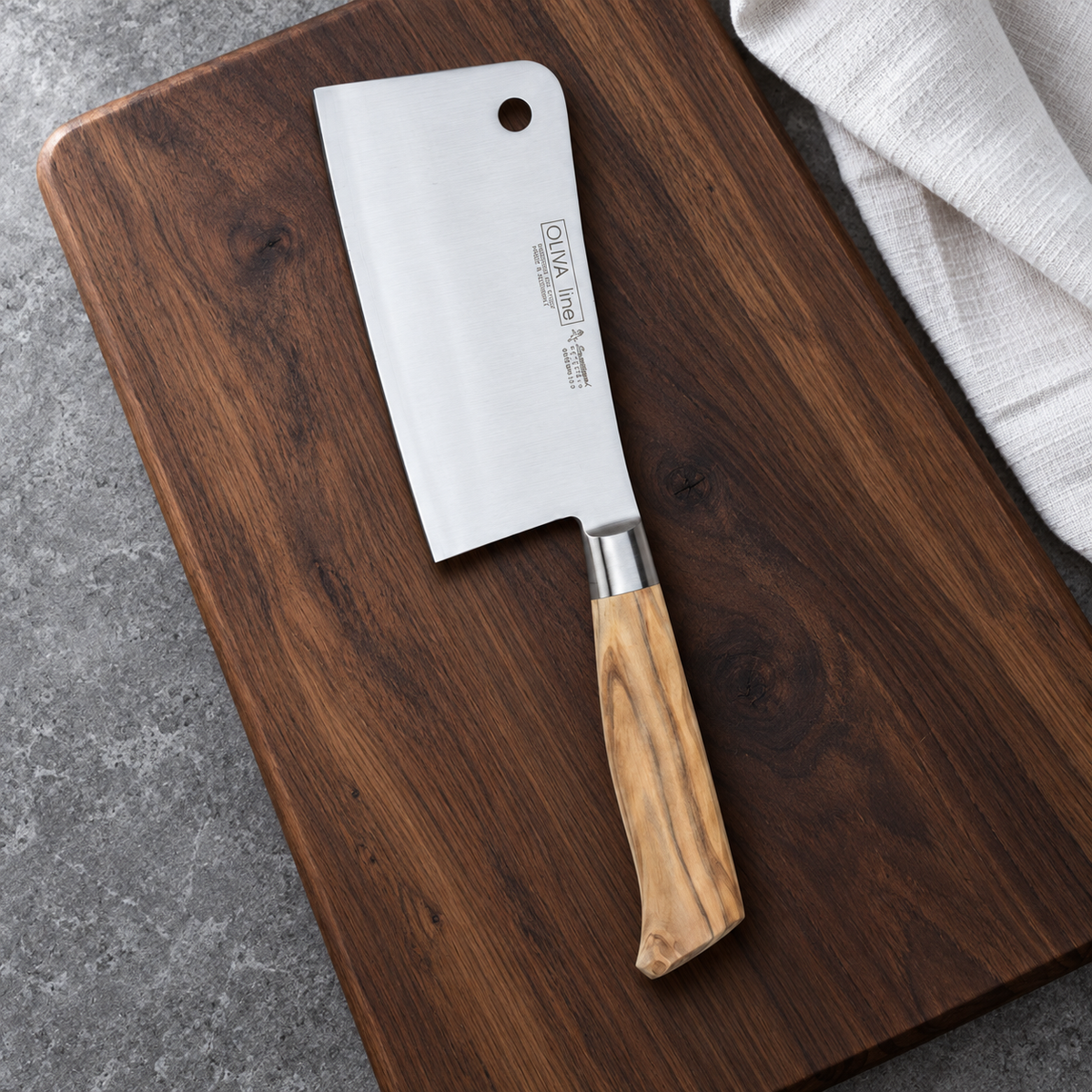 Hackmesser 15cm – Produkt in einer gestalteten Küchenszene