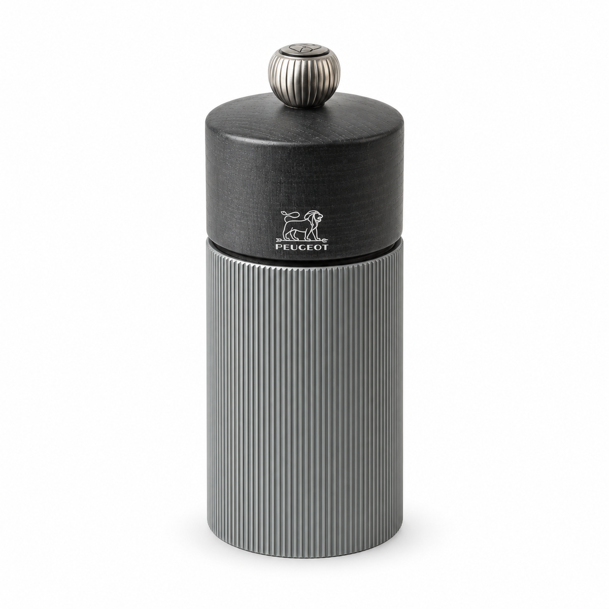 Peugeot Pfeffermühle Line auf weißem Hintergrund