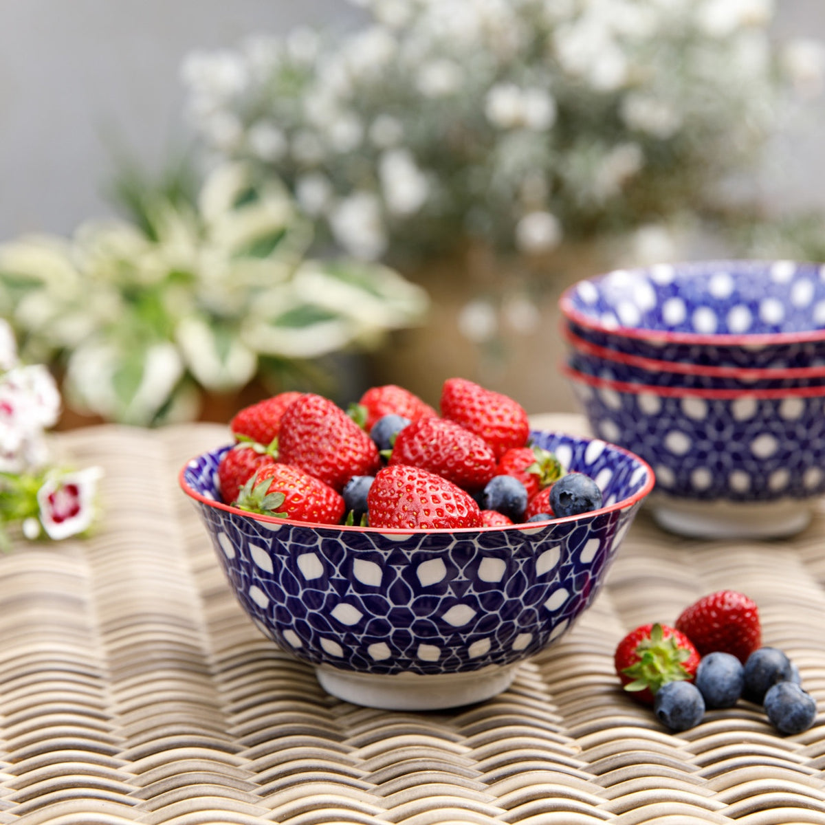 Bowl aus Steinzeug – gemustert – Hersteller-Originalbild. Anwendungs- und Serienmotive können Lebensmittel, Dekoration oder separat erhältliches Zubehör zeigen; maßgeblich ist der beschriebene Lieferumfang.